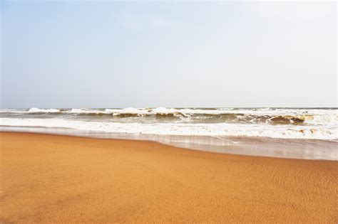 Puri Beach - One of the Top Attractions in Puri, India - Yatra.com