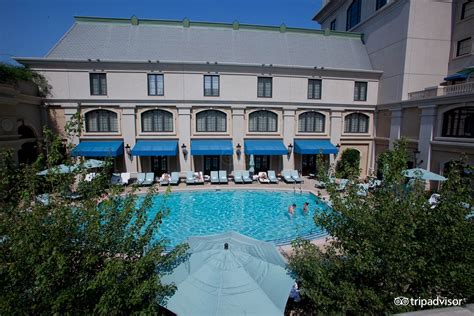 The St. Regis Atlanta Pool Pictures & Reviews - Tripadvisor