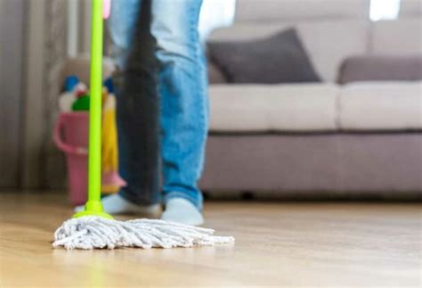 How to Clean Wood Floors Without Streaks - Shiny Modern