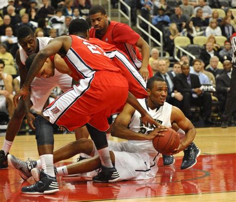 Men's Basketball: Duquesne - The Pitt News