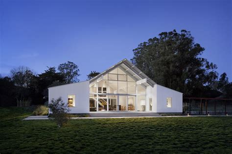 Top 5 Homes of the Week With Striking Glass Walls - Dwell