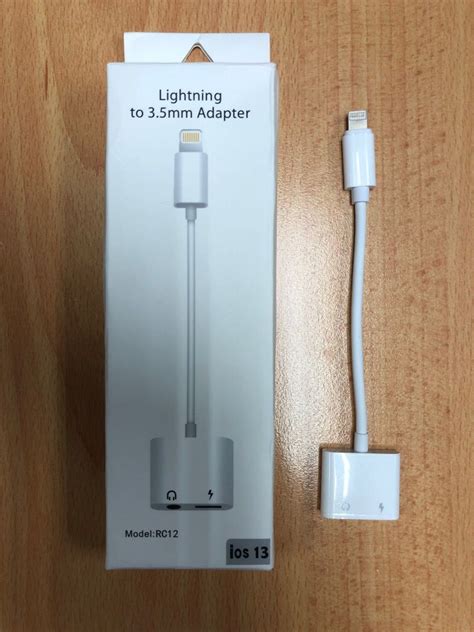 Lightning to 3.5mm Adapter, Computers & Tech, Parts & Accessories, Cables & Adaptors on Carousell