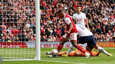 Arsenal 3-1 Tottenham: Gunners beat 10-man rivals to extend lead at top of Premier League - BBC ...