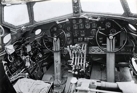 Short Stirling Mk I-Cockpit | Bombers and torpedo bombers | Pinterest