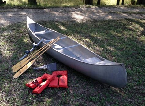 17' Grumman Aluminum Canoe With Accessories; Motor Mount, Portage Yoke, Paddles for sale from ...