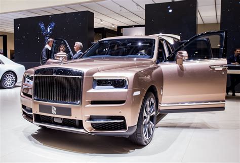 Rolls Royce 2020 Price In Pakistan / Rolls Royce's $400,000 SUV helps carmaker set sales record ...