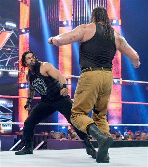 Raw 10/12/15: Roman Reigns vs Braun Strowman | Roman reigns, Braun ...