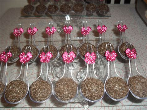 Brigadeiro na colher finger food | Artesanato em feltro, Brigadeiro de colher, Brigadeiro