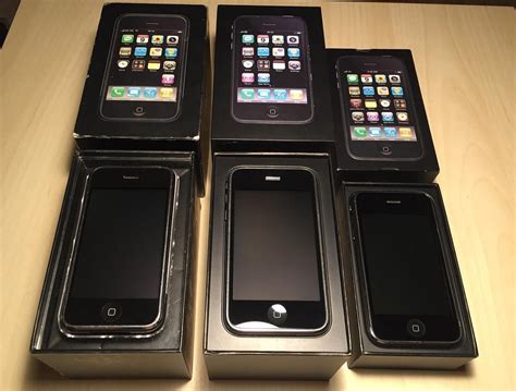 “My small collection of iPhone 2G,3G,3GS 📱🍏 2007-2009 year…”