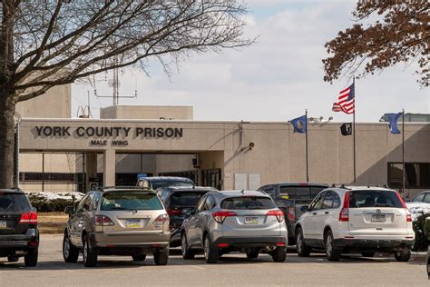 York County PA Prison inmate dies - found unresponsive in cell