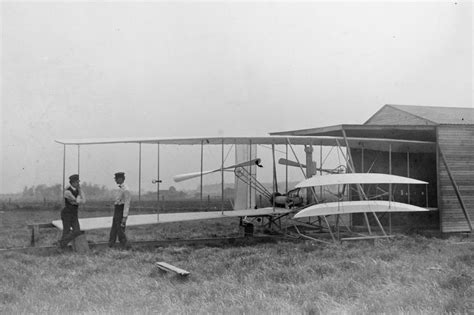 The Wright Brothers – First Flight in 1903 | MONOVISIONS