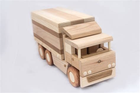 Wooden box truck | Wooden truck, Wooden toys, Wooden toy trucks