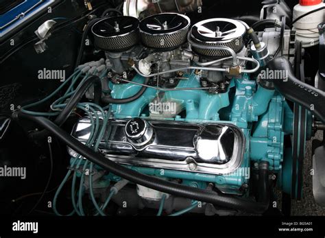 Engine of a 69 Pontiac GTO Stock Photo - Alamy