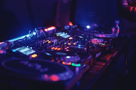 Necessary Equipment Needed For DJing A Party | The Fox Magazine