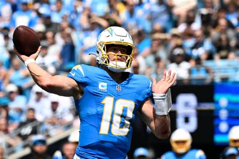 Justin Herbert Injury Update: Latest News on Chargers' QB1 Heading Into ...