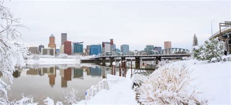 Portland Oregon Winter Stock Photos, Pictures & Royalty-Free Images ...