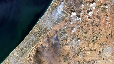 Why it’s so difficult to find satellite images of the Israel-Gaza war