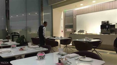 Doha Hamad International Airport (DOH) Lounge Service - Klook Canada