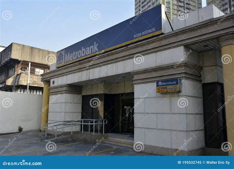 Metrobank Facade In Manila, Philippines Editorial Photo | CartoonDealer.com #181006673