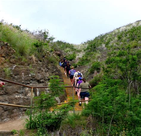 Hawaii Travel: Visiting and Hiking Diamond Head National Park ~ Oahu, Hawaii