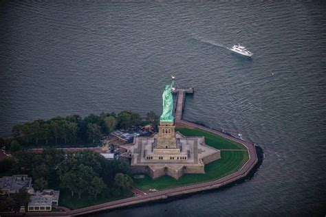 Helicopter statue of liberty Images - Search Images on Everypixel