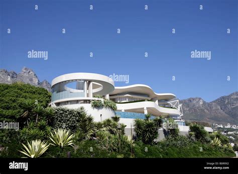 Luxury house in Camps Bay area of Cape Town, South Africa Stock Photo - Alamy