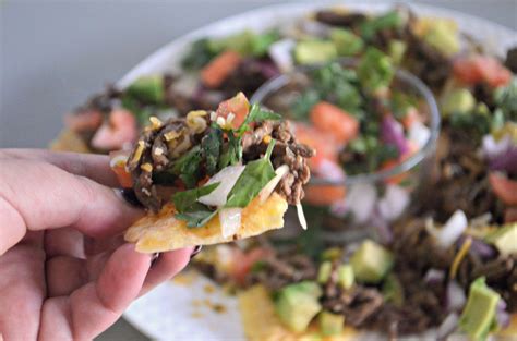 Easy One Minute Crispy Microwave Nachos | Microwave nachos, Lentil recipes, Party food appetizers