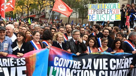 Thousands march in Paris over cost of living — RT World News