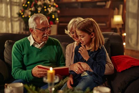 Family Christmas Activities with Seniors | True Connection Communities