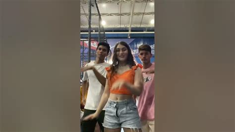 DANCINHA VIRAL DO TIKTOK • GIOVANNA ALVIM - YouTube