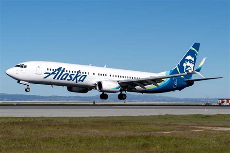 Alaska Airlines Boeing 737-900 Returns To Boston After Tail Strike