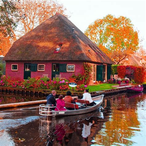 √ Giethoorn Netherlands Tourism Packages