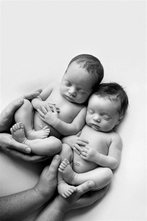 Newborn Twins: The Best Time to Schedule | Arcadian Photography