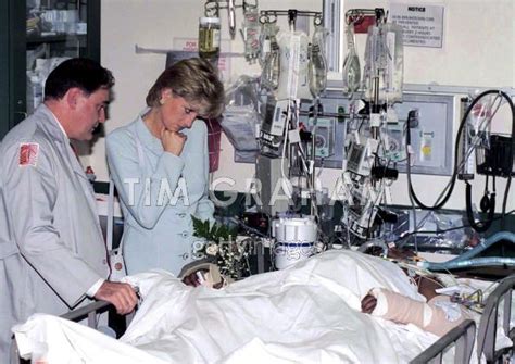 Princess Diana Photo: Diana Hospital Chicago | Princess diana photos ...