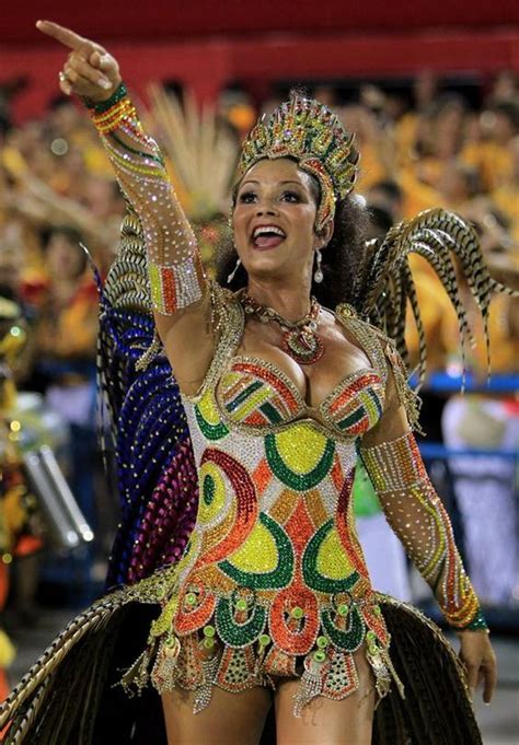 Pin de Kristina Staykova en SAMBA Costumes By Staykova | Ropa de carnaval, Carnaval de rio de ...