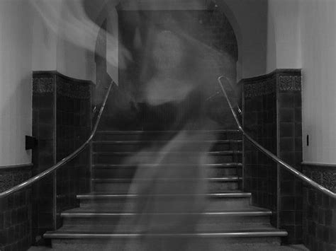 8 types of ghost sightings and what they mean – Artofit