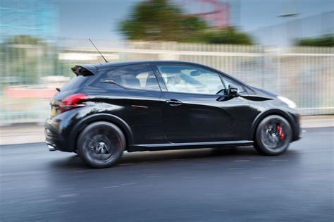 Top 5 Things About The Peugeot 208 GTi By Peugeot Sport - Hot Hatch!