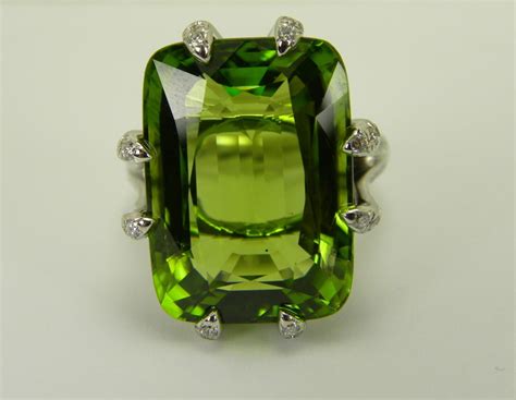 Peridot and Diamond Ring For Sale at 1stDibs