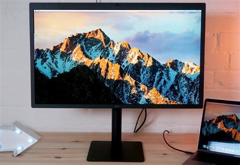 LG UltraFine 5K Display Review: Is it a perfect Cinema Display replacement?