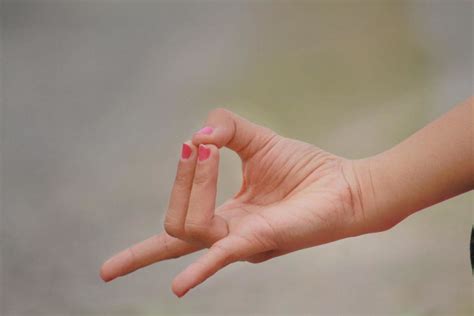 10 Powerful Yoga Mudras: Types and Health Benefits - LIFEGRAM