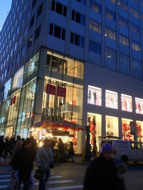 UNIQLO 5th Ave - Midtown East - New York, NY | Uniqlo, Travel, New york