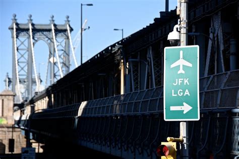 Tips for Getting to LaGuardia Airport | LGA Airport Limo Service