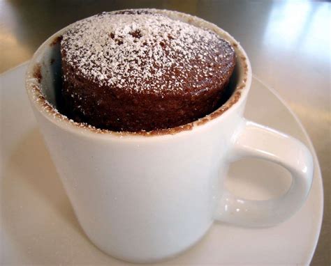 Bolo de chocolate em uma caneca - microondas (3 min.) - Receita Petitchef