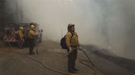 71 large fires burn in U.S.: Washington state evacuates thousands