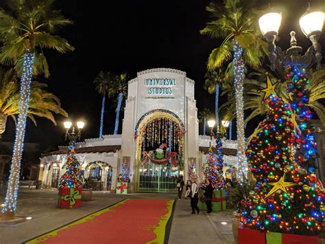 Christmas At Universal Studios Florida 2023 Cool Perfect Most Popular Famous | Cheap Christmas ...