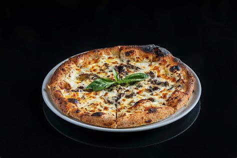 Truffle Pizza – Eva Lounge