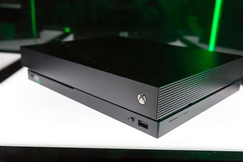 Xbox One console - Gamescom 2017, Cologne - Creative Commons Bilder