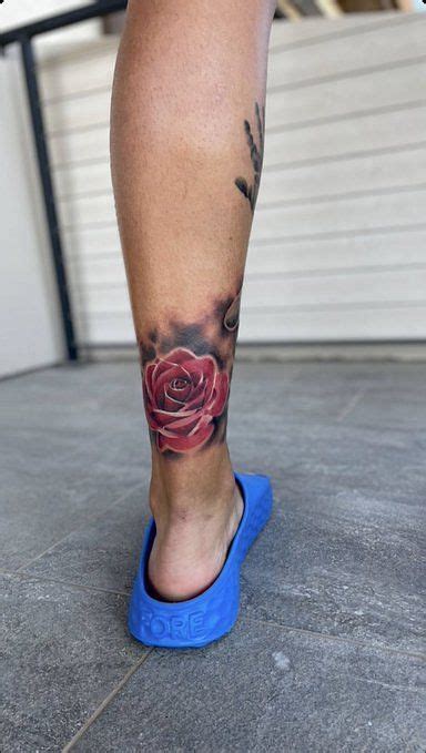 Patrick Mahomes unveils tattoo of his baby's hands on his calves