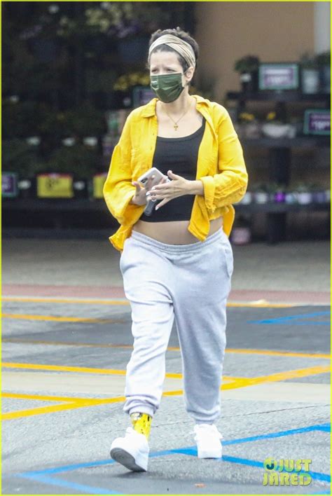 Halsey Shares a Peek of Her Baby Bump While Running Errands: Photo 4545564 | Pregnant ...