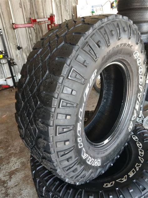 16 INCH TIRE LT 285/75R16 GOODYEAR WRANGLER DURATRAC for Sale in ...